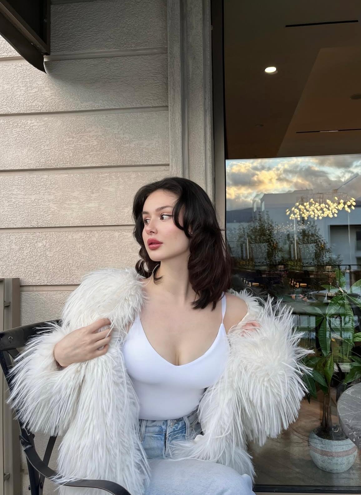 Cumhuriyet Farklı Partner Bayan Escort Hale